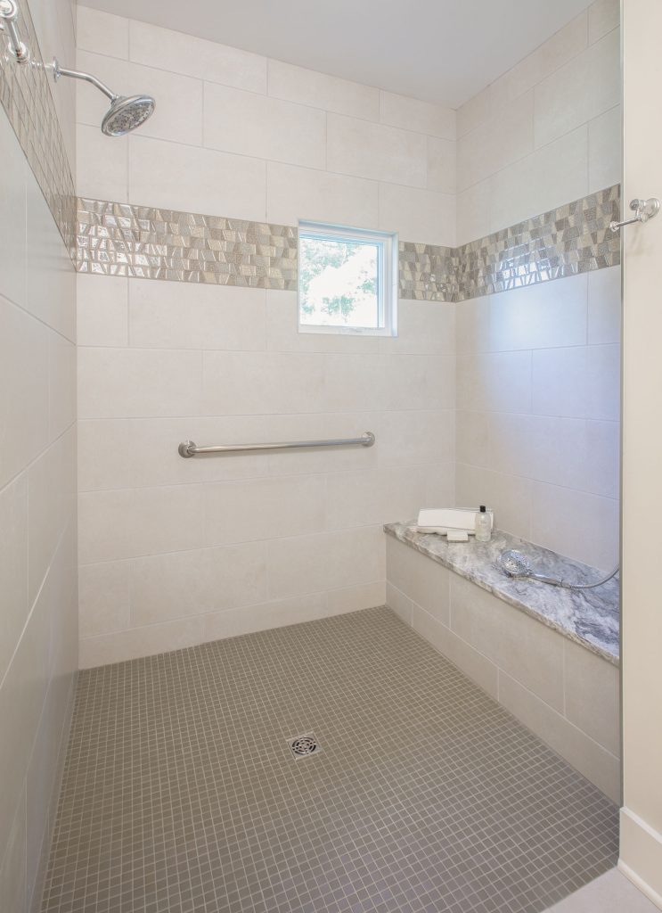 Forested-Escape-on-the-Water-Accessible-Shower2000px-743x1024.jpg
